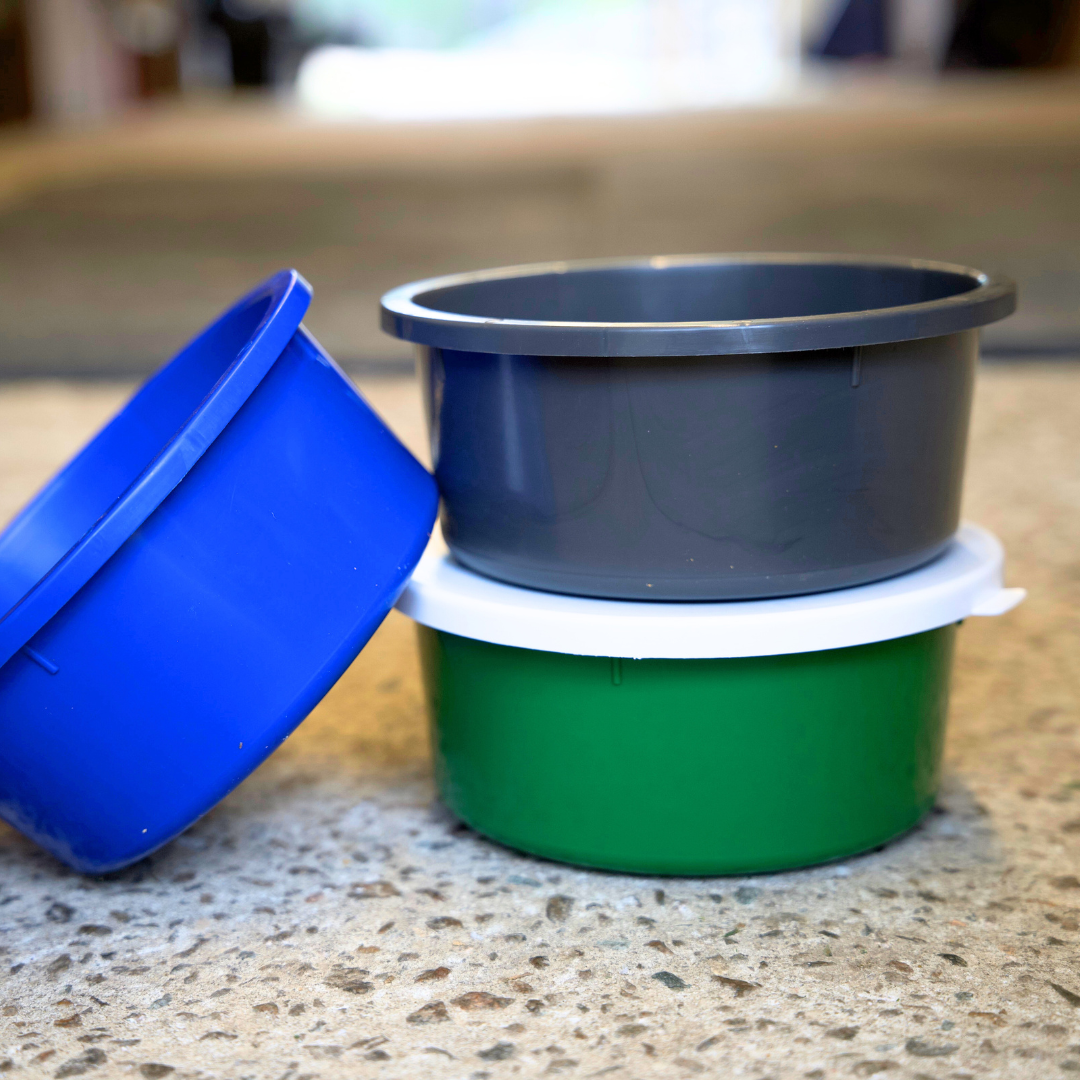 Mini 1 Gallon Small Horse Feed Storage, Treat, & Supplement Bowl with Snap-Lid