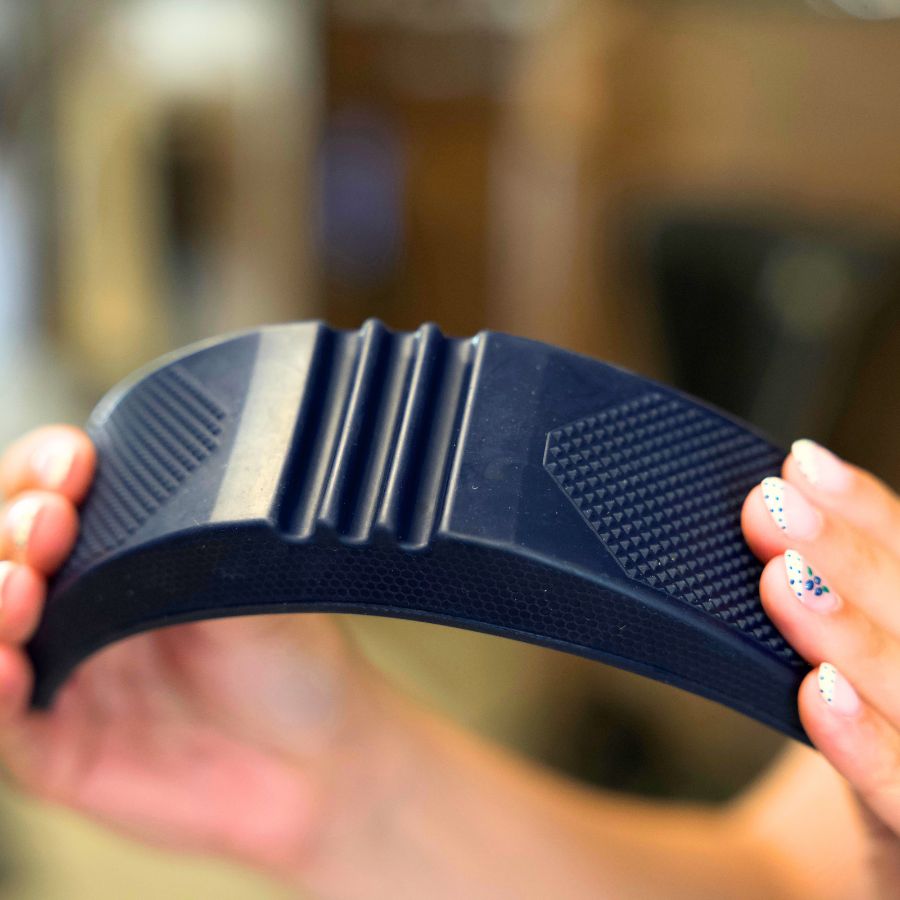 Bow Groomer De-shedding Tool
