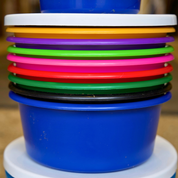 Medium 2.4 Gallon Horse Feed Storage, Treat & Supplement Bowl with Snap-Lid