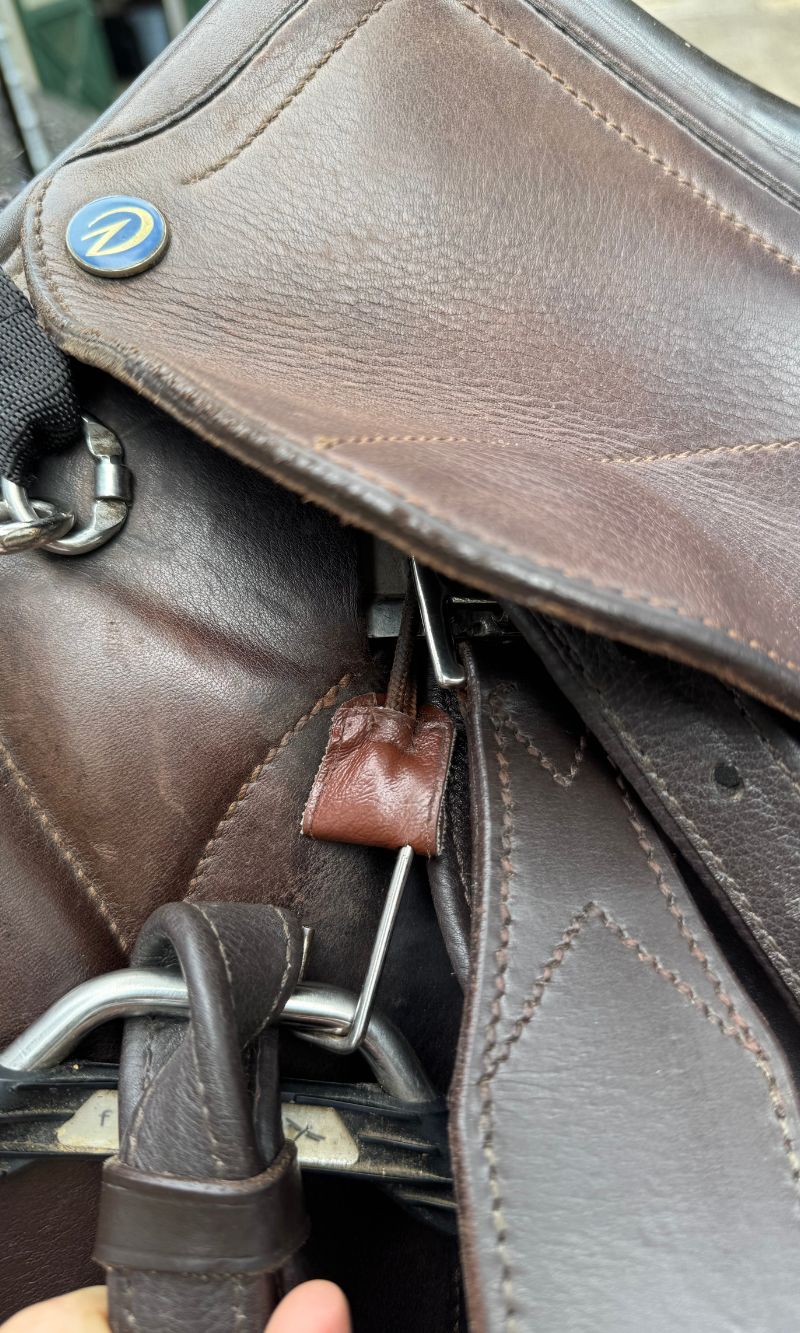 Stable Ride Stirrup Leathers with Security Stirrup Latch